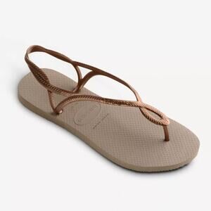 Havaianas Rubber Sandal in Luna Rose Gold 7/8